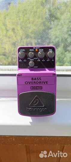 Behringer BOD400 Овердрайв для бас-гитары
