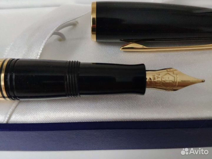 Ручка с золотым пером Waternan