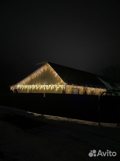 Украшение домов гирляндами Под Новый Год