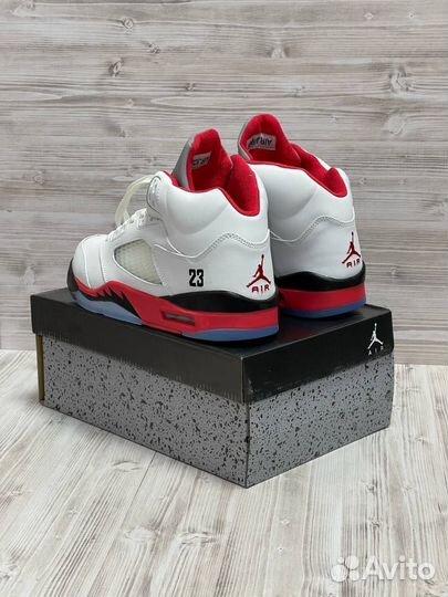 Кроссовки мужские Nike air jordan 5,в двух цветах