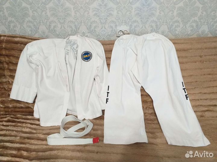 Спортивный костюм для восточных единоборств