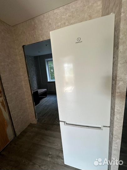 Холодильник indesit