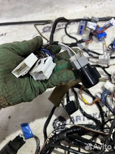 Проводка под торпедо Nissan Primera P11