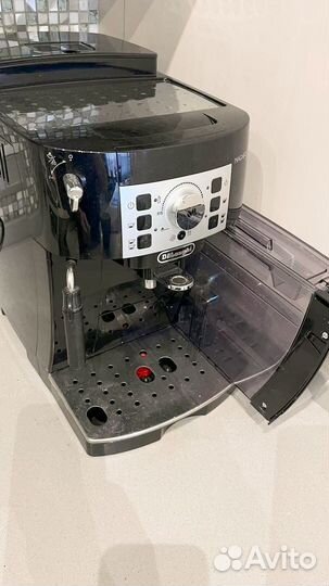 Кофемашина Delonghi Magnifica S ecam 22.110.b
