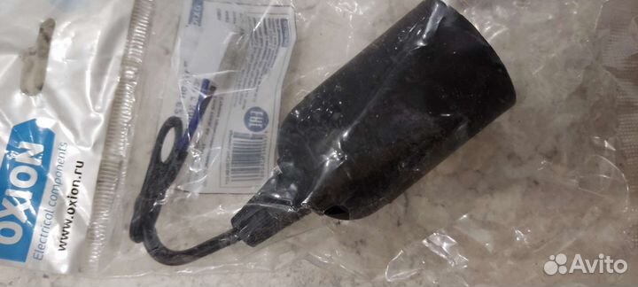 Патрон е27 на подвесе с клеммой