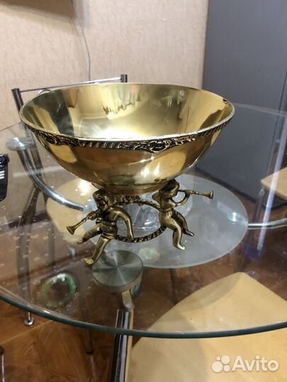Фруктовница трубачи бронза