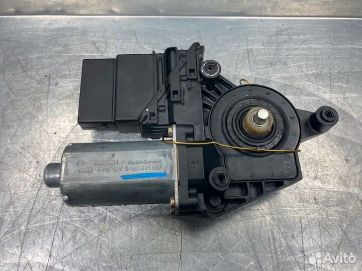 Моторчик стеклоподъемника Volkswagen Passat B5