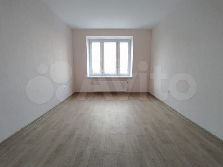 3-к. квартира, 80 м², 1/6 эт.
