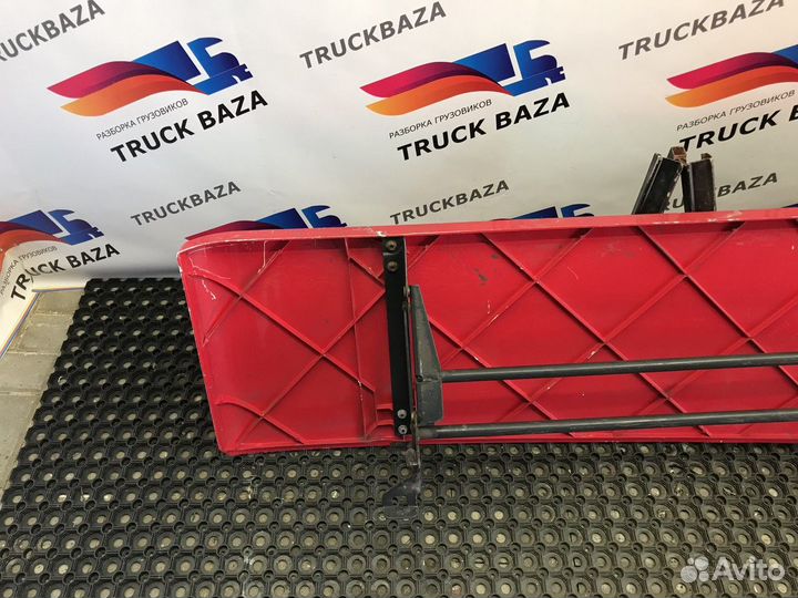 Спойлер кабины левый