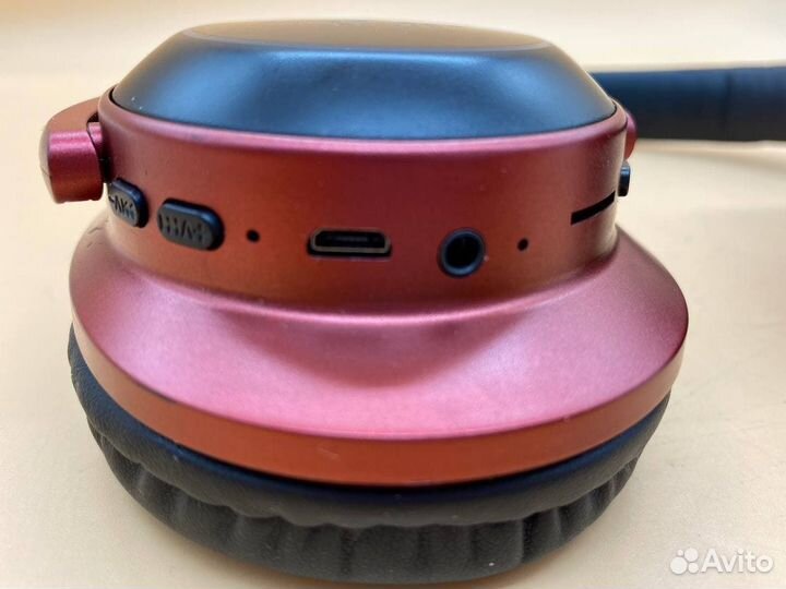 831670 Bluetooth-наушники