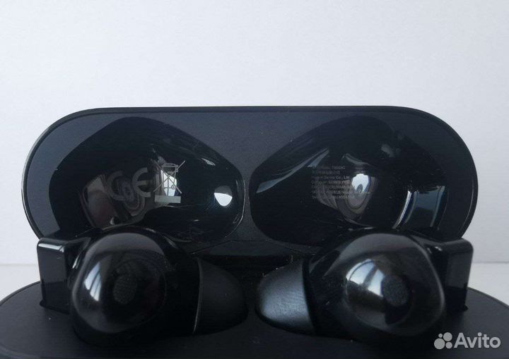 Huawei freebuds pro с чехлом