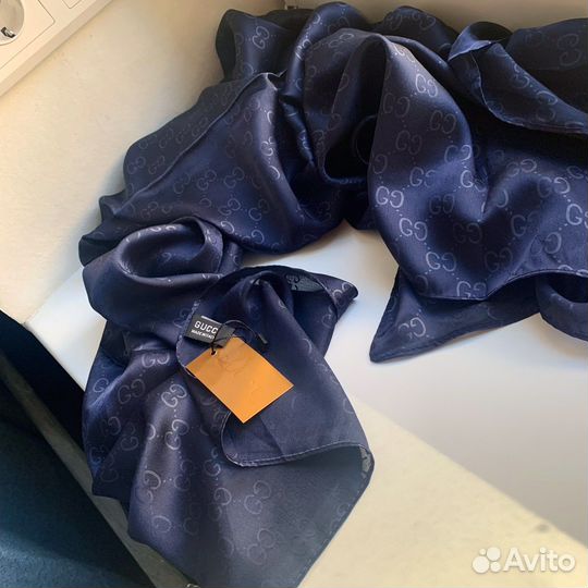 Gucci новый темный синий шелковый платок