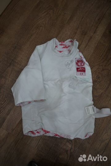 Набочник фехтовальный женский правый FIE