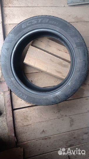 Kumho Ecsta HS51 215/55 R17 94V