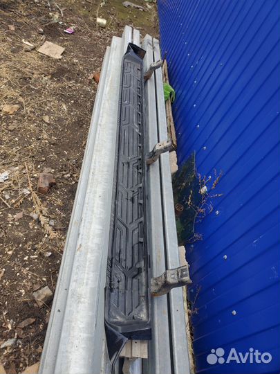 Подножка правая infiniti qx80 2020 год