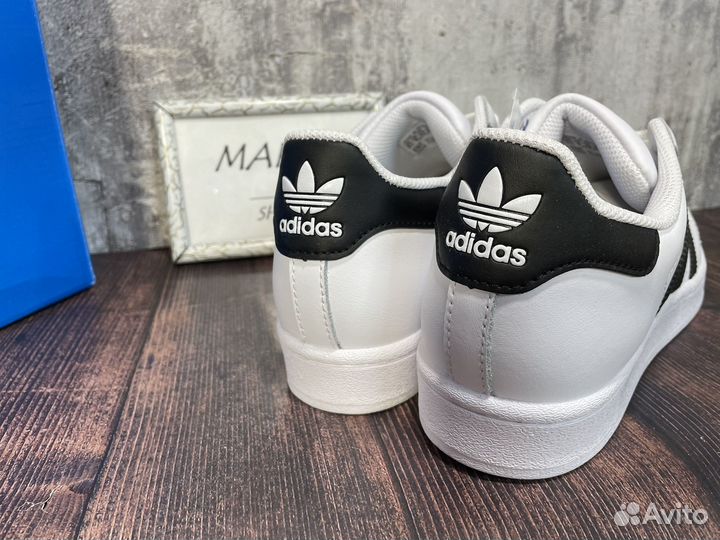 Adidas superstar