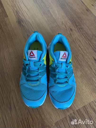 Кроссовки для девочки