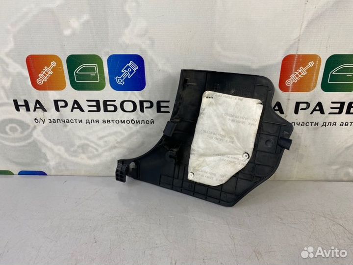 Накладка на порог внутренняя передняя правая Kia