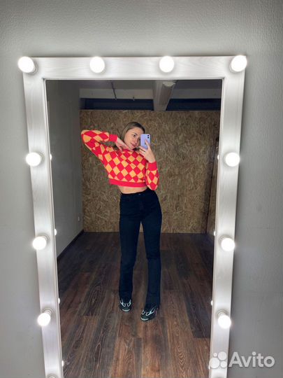 Гримерное зеркало с лампочками