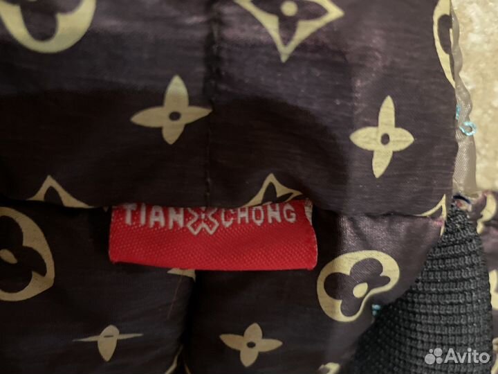 Зимний комбинезон для собак фирмы 