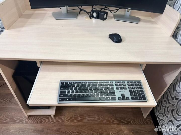 Компьютерный стол