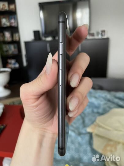 Телефон iPhone 8 64 gb