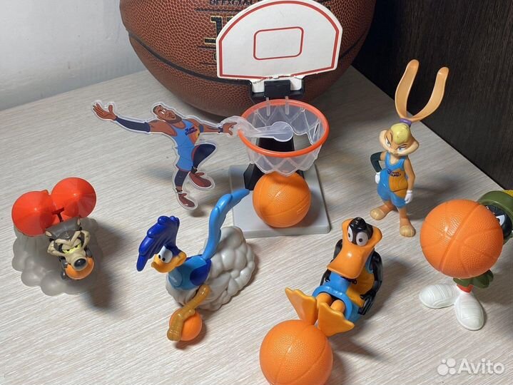 Макдоналдс хэппи-мил космический джем 6 игрушек