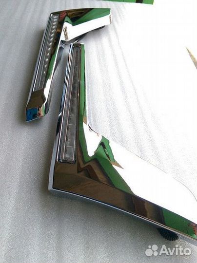 Land Cruiser 200 2016+ Бегающий поворотник M9LS2