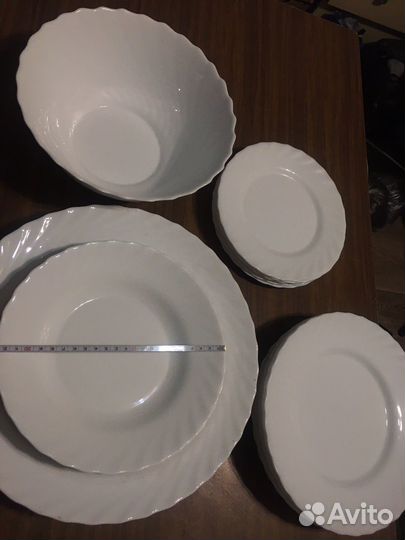 Посуда тарелки салатники