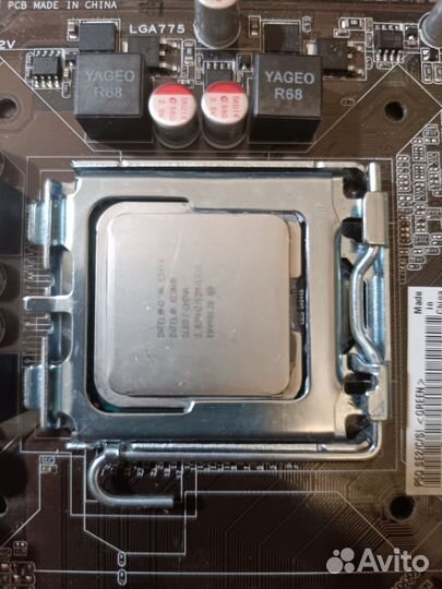 Материнская плата с процессоров и памятью