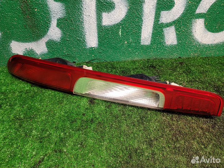 Фонарь задний левый на Ford Focus 2