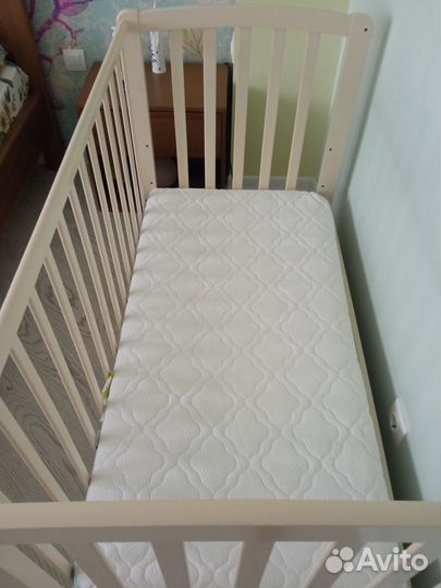 Детская кроватка Гандылян Angela Bella с маятником