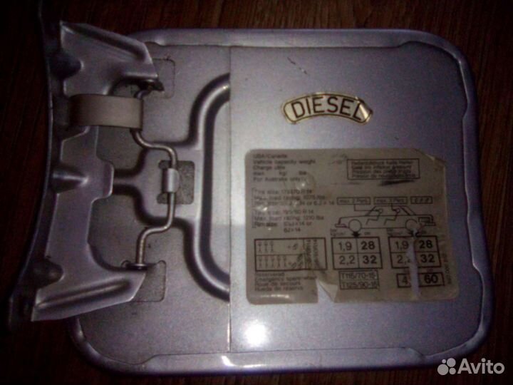 Лючок бензобака Audi 80