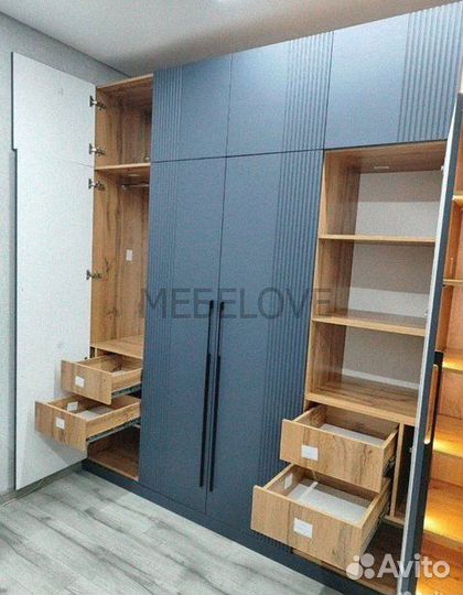 Шкаф распашной угловой