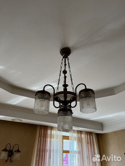 Люстра и светильники