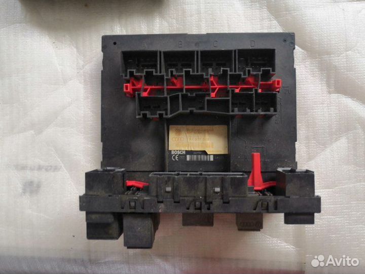 Блок управления бортовой сети Volkswagen Touran 1