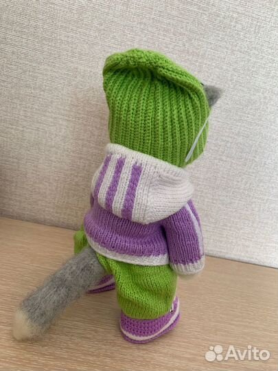 Кот Макс на районе