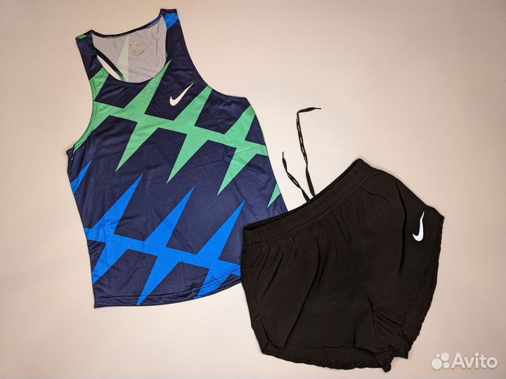 Комплект для бега - майка и шорты Nike