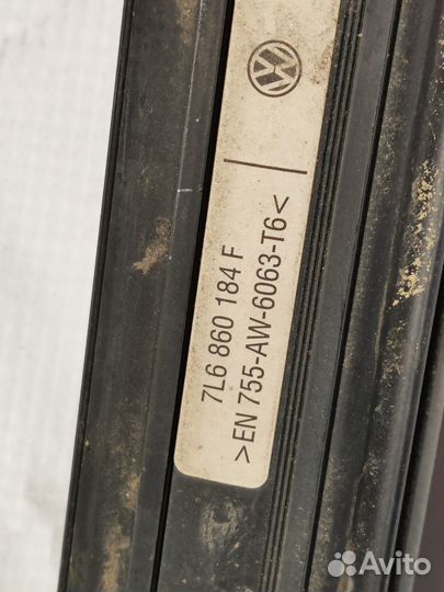 Молдинг крыши правый (над дверями) VW Touareg