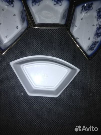 Менажница фарфоровая