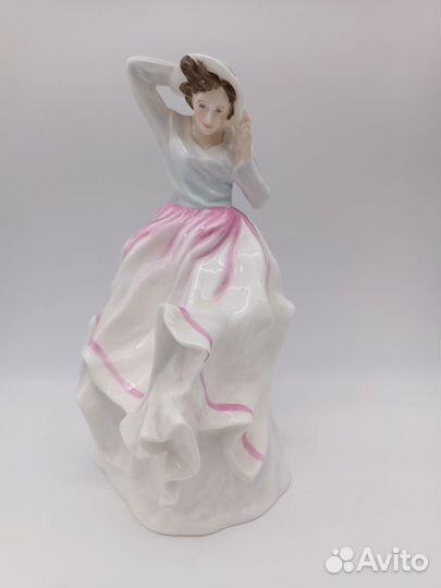 Фигура Royal Doulton Veronica высота 22 см 1989