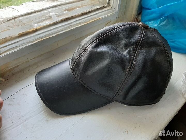 Мужская кожаная кепка