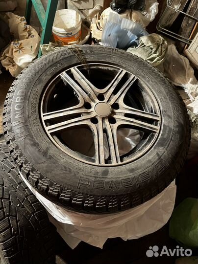 Gislaved Nord Frost 200 215/70 R16