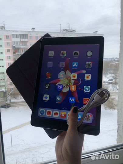 iPad Air 32гб симкарта+вайфай