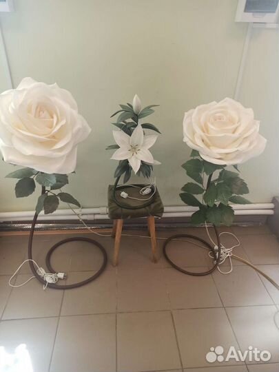 Торшер из изолона лилия