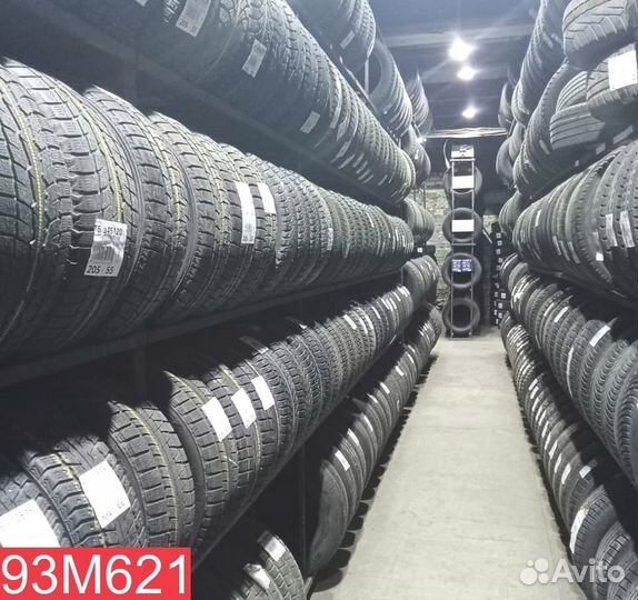 Goodyear Ultragrip Ice Arctic 215/65 R17 96N