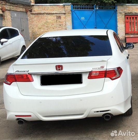 Красные эмблемы для Honda Accord 8 комплект