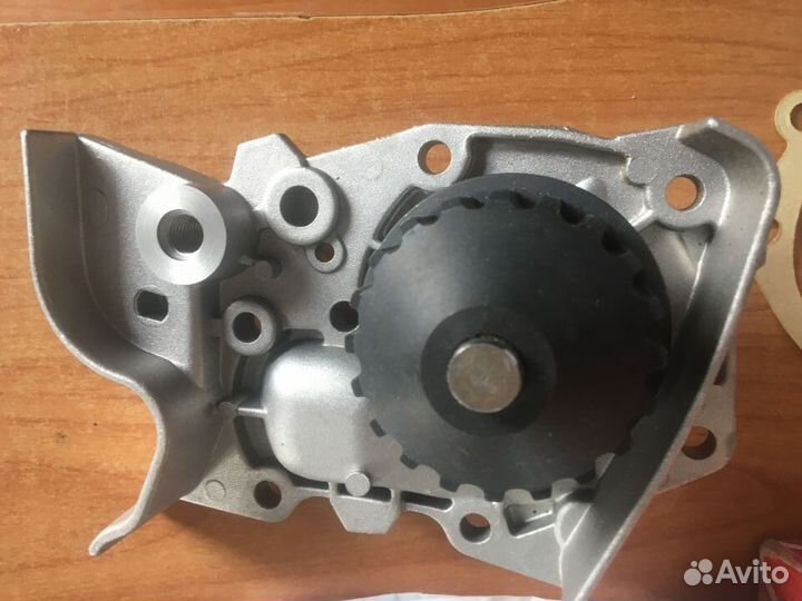 Насос водяной (помпа) Renault Megane, Clio, Kangoo