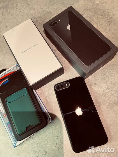 iPhone 8 Plus, 64 ГБ