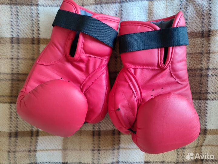 Боксерские перчатки leco